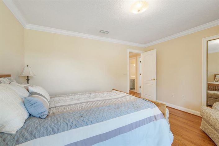 Image No.34-5 Bed Property for sale