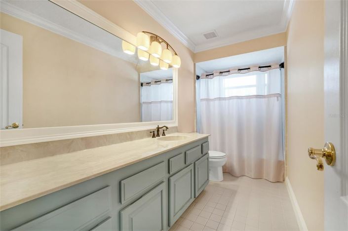 Image No.35-5 Bed Property for sale