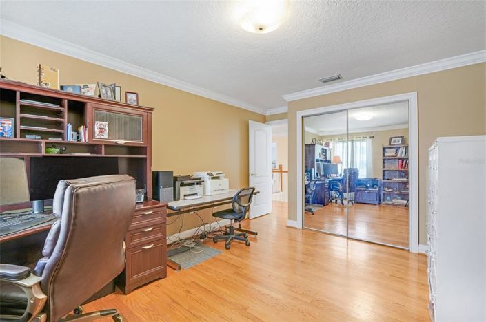 Image No.40-5 Bed Property for sale