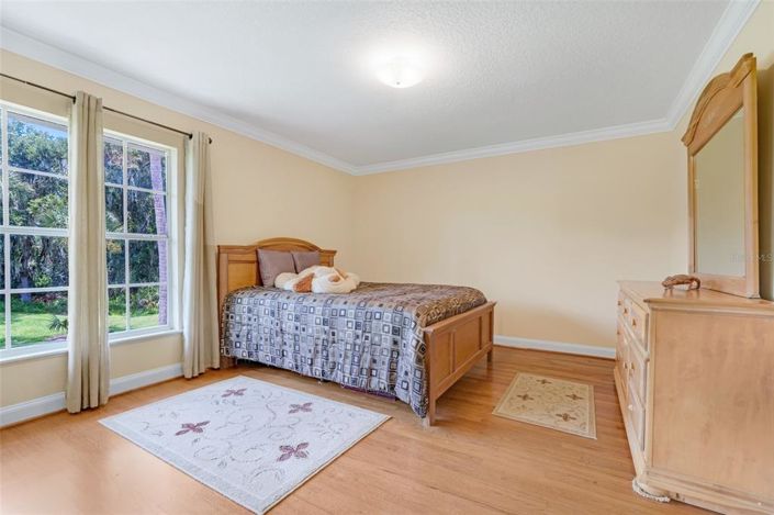 Image No.41-5 Bed Property for sale