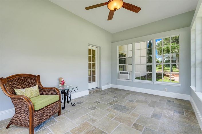 Image No.46-5 Bed Property for sale