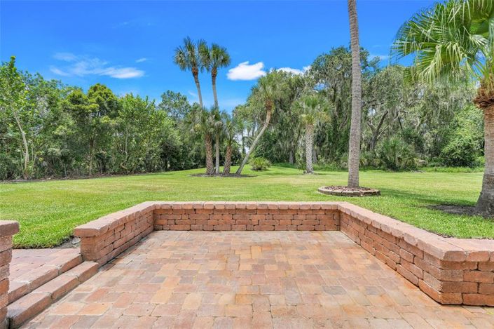 Image No.50-5 Bed Property for sale