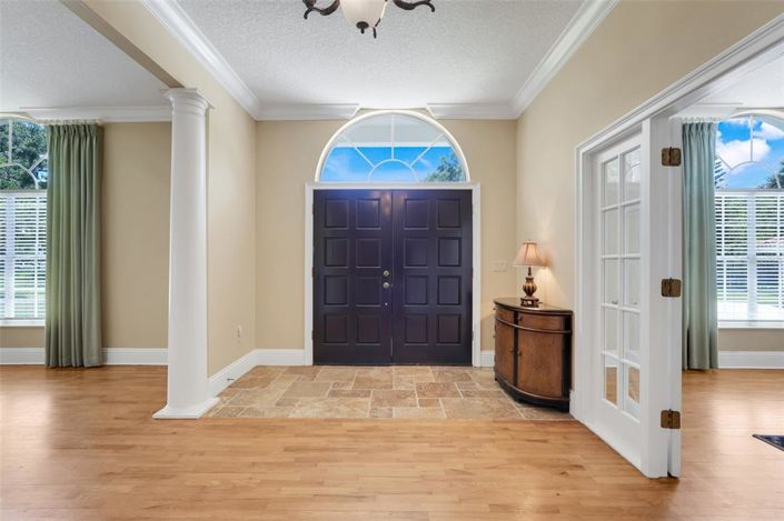 Image No.7-5 Bed Property for sale