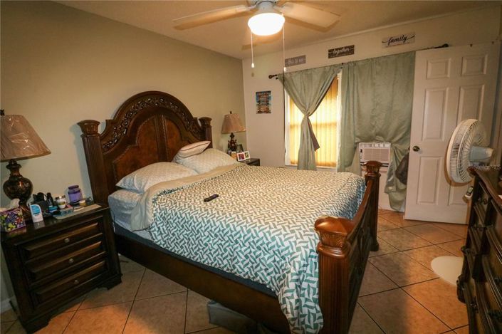 Image No.16-5 Bed Property for sale