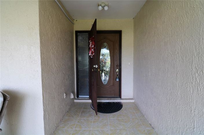 Image No.5-5 Bed Property for sale