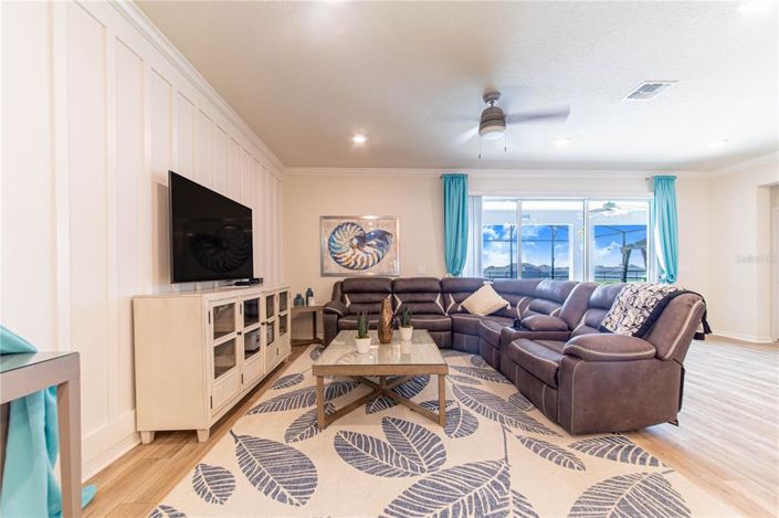 Image No.14-8 Bed Property for sale