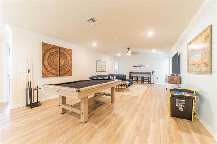 Image No.33-8 Bed Property for sale