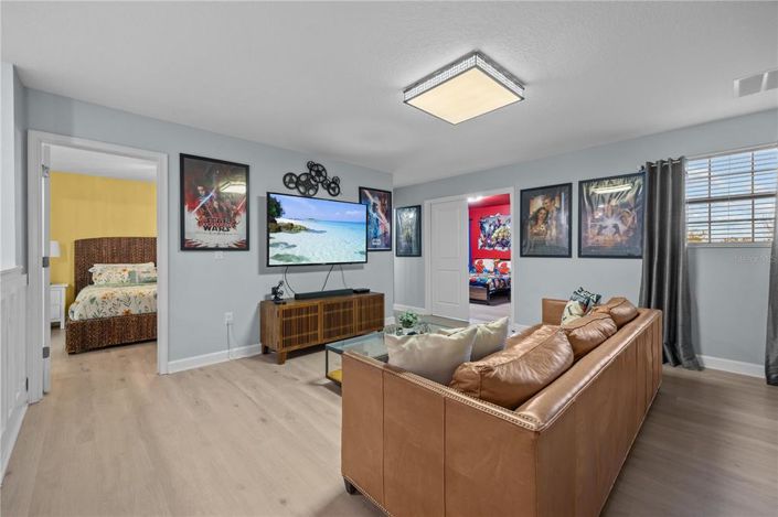 Image No.23-9 Bed Property for sale