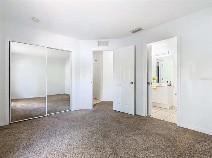 Image No.21-4 Bed Townhouse for sale