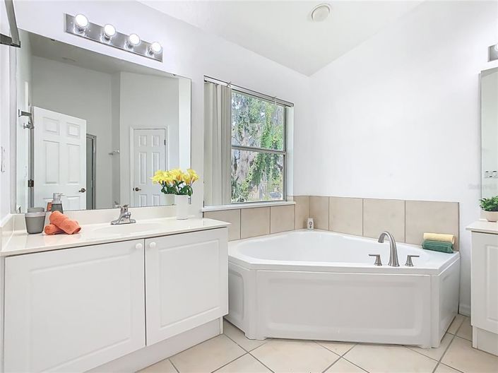 Image No.39-4 Bed Townhouse for sale