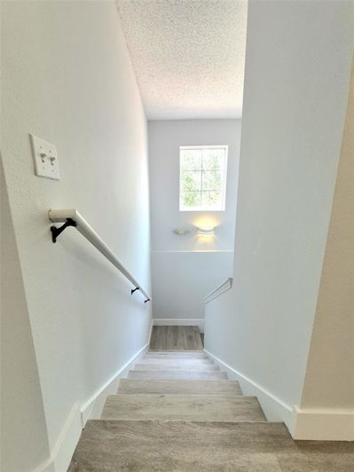 Image No.20-4 Bed Townhouse for sale