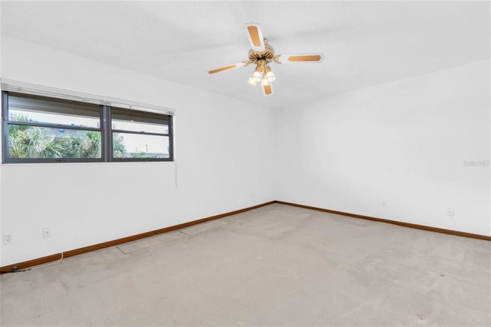 Image No.13-2 Bed Property for sale