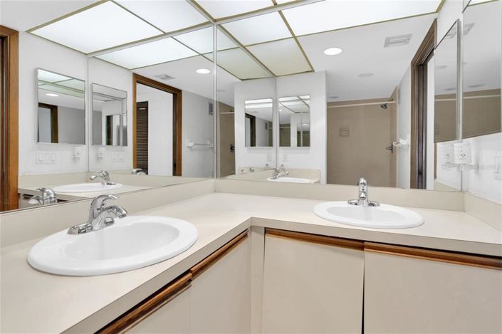 Image No.20-2 Bed Property for sale