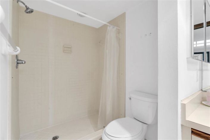 Image No.21-2 Bed Property for sale