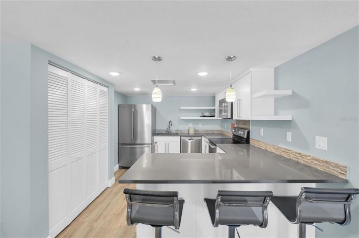 Image No.30-2 Bed Property for sale