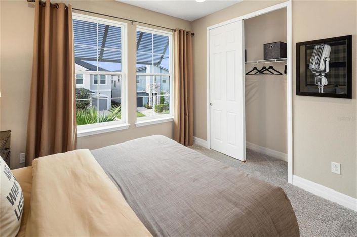 Image No.20-6 Bed Property for sale