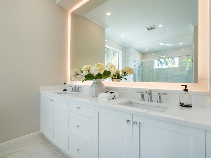 Image No.19-4 Bed Property for sale