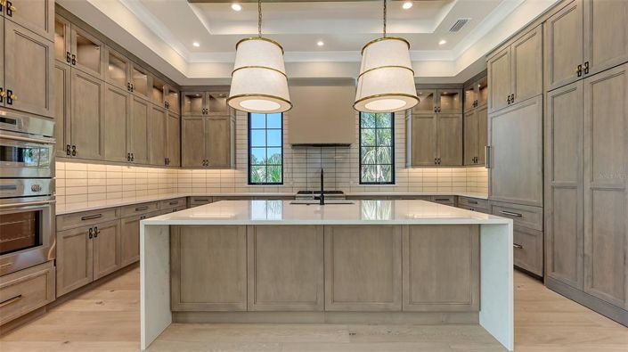 Image No.21-5 Bed Property for sale