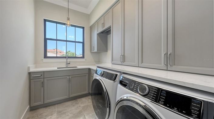 Image No.39-5 Bed Property for sale