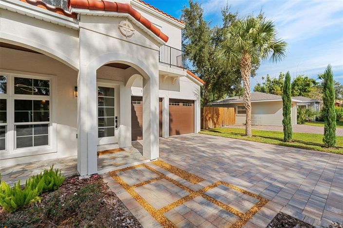 Image No.5-5 Bed Property for sale