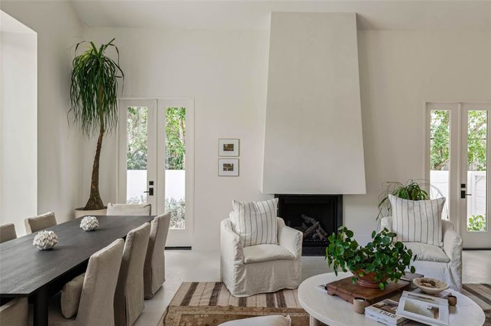 Image No.15-4 Bed Property for sale