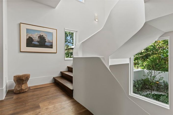 Image No.41-4 Bed Property for sale