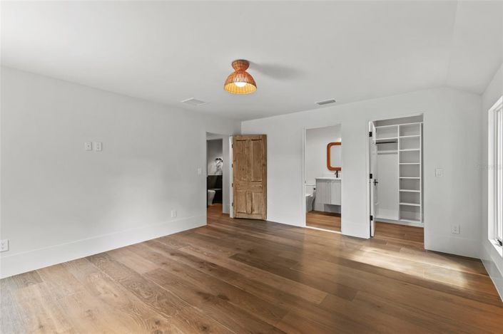 Image No.44-4 Bed Property for sale