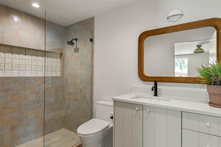 Image No.45-4 Bed Property for sale