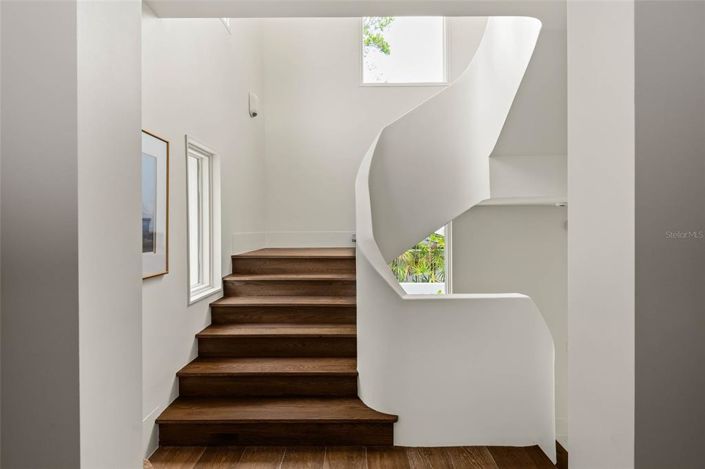 Image No.47-4 Bed Property for sale