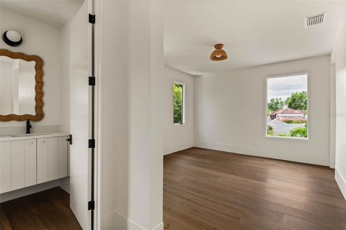 Image No.52-4 Bed Property for sale