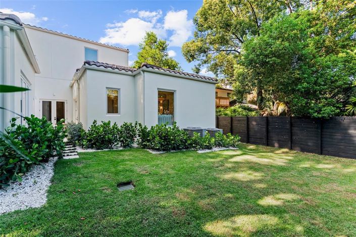 Image No.57-4 Bed Property for sale