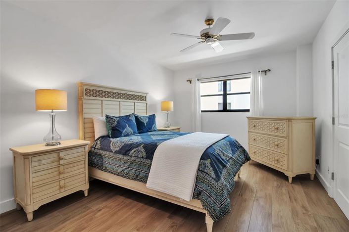 Image No.33-2 Bed Property for sale