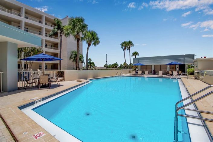 Image No.43-2 Bed Property for sale