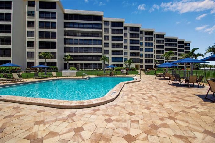 Image No.44-2 Bed Property for sale