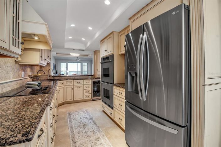 Image No.9-2 Bed Property for sale