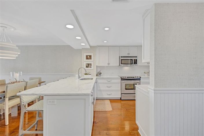 Image No.10-2 Bed Property for sale