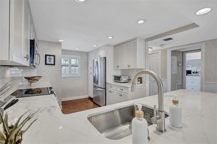 Image No.12-2 Bed Property for sale