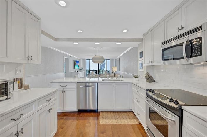 Image No.17-2 Bed Property for sale