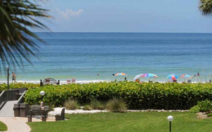 Image No.51-2 Bed Property for sale