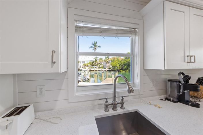 Image No.11-2 Bed Property for sale