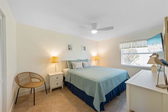 Image No.13-2 Bed Property for sale