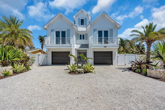 Image No.1-5 Bed Property for sale