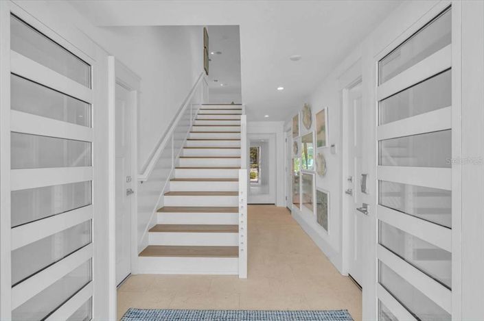 Image No.12-5 Bed Property for sale