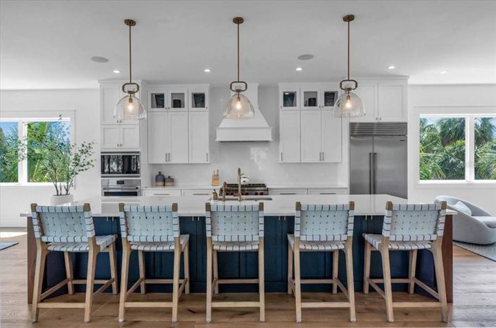 Image No.14-5 Bed Property for sale