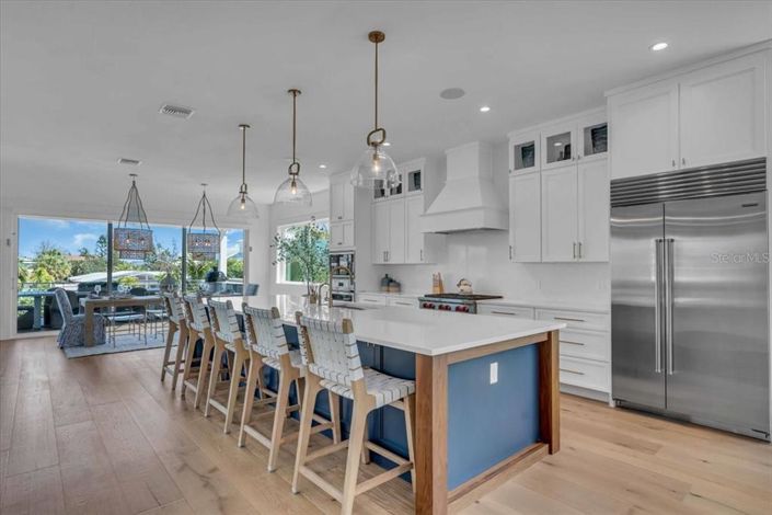 Image No.20-5 Bed Property for sale