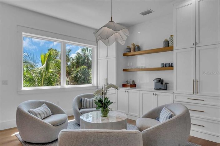 Image No.22-5 Bed Property for sale