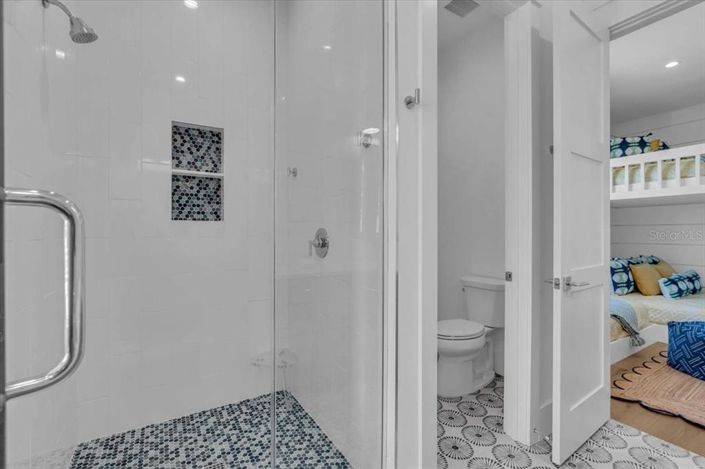 Image No.46-5 Bed Property for sale