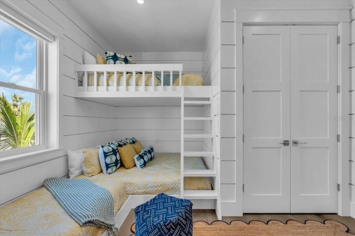 Image No.49-5 Bed Property for sale