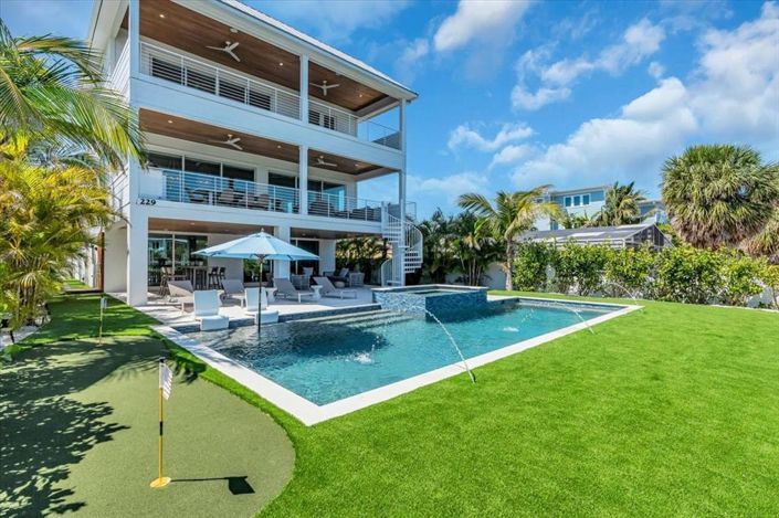 Image No.5-5 Bed Property for sale