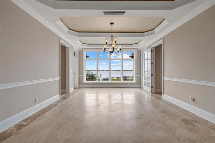 Image No.19-6 Bed Property for sale